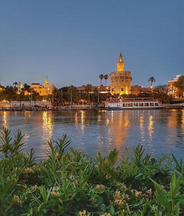 Apartamento Con Vistas Al Rio Guadalquivir En Triana, Sevilla Екстериор снимка